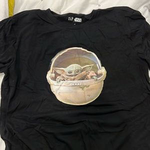 Baby yoda graphic tee